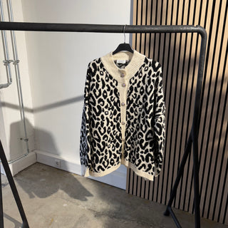 TINY CLOTHES - Oversized Leo Strickjacke