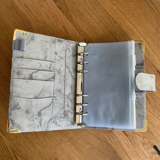 Basic Budget Binder Marmor - A6 mit 5 Umschlägen